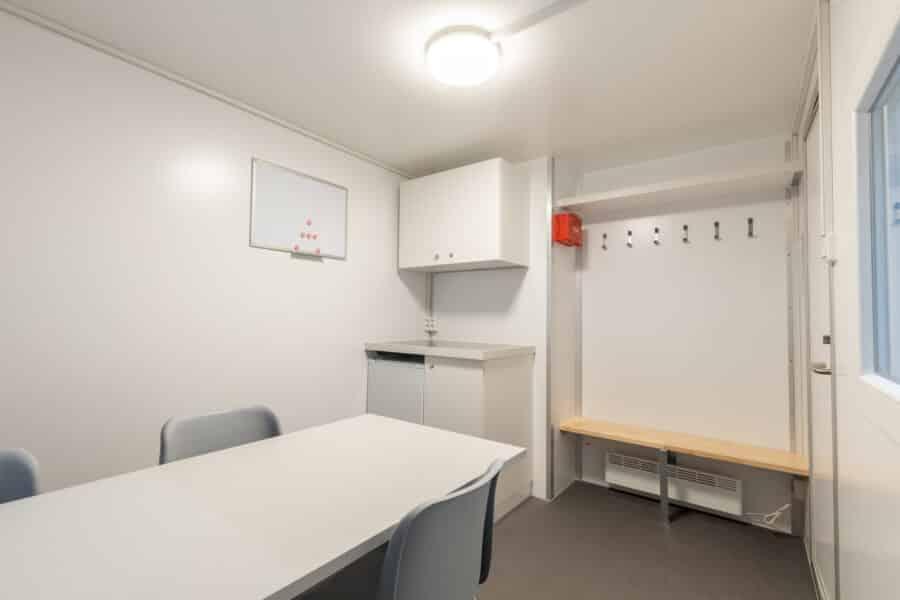 spisebrakke for 6 personer med toalett og verktøyrom
